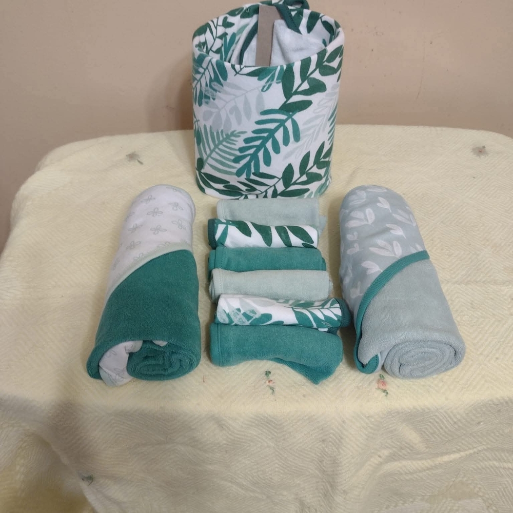 Green Leaf Baby Washcloth & Towel Set